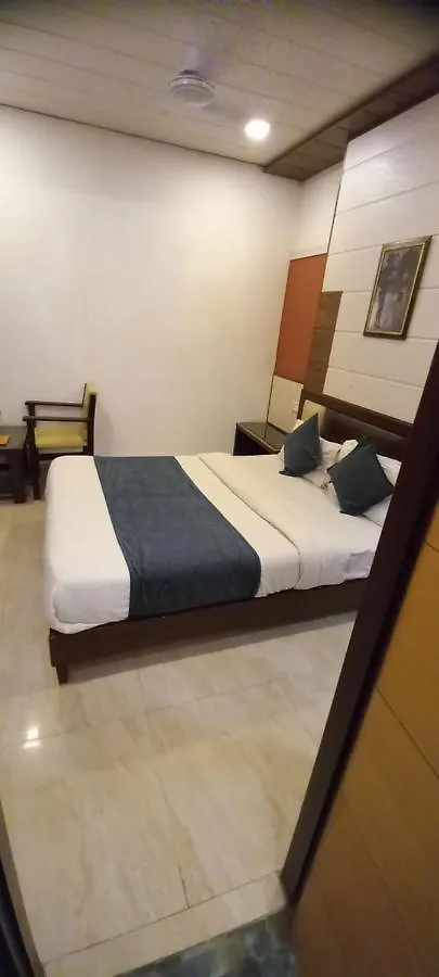 Hotel Seven- Center Of City Chandigarh
