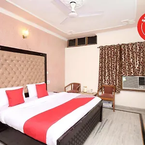 3* Hotel Oyo 5637 Majestic